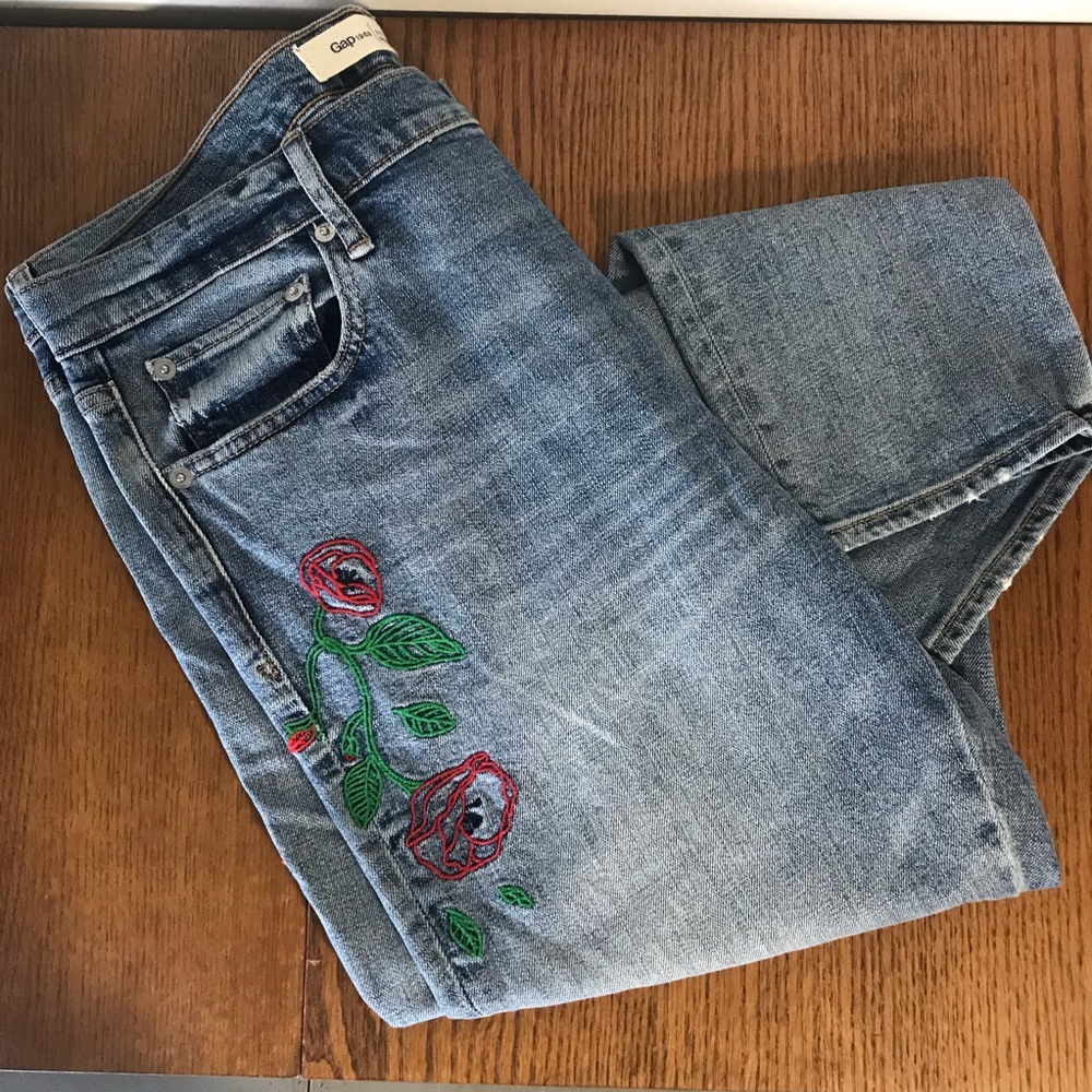 GAP embroidered jean